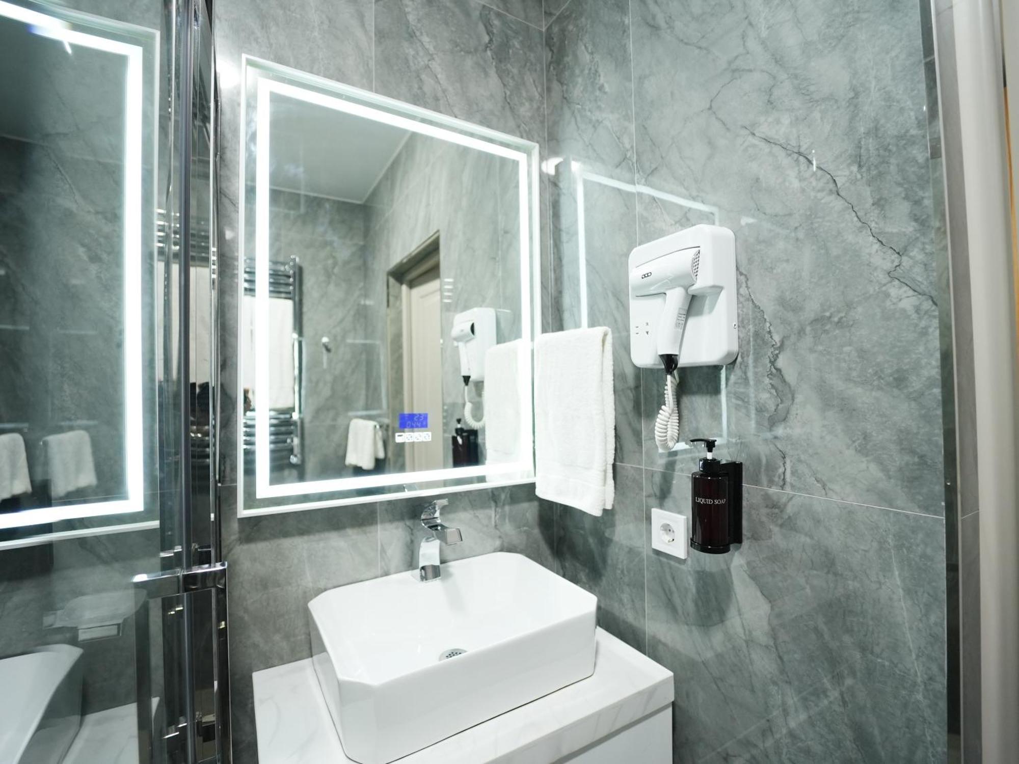 Avant Hotel Tashkent Pool&Spa Ngoại thất bức ảnh