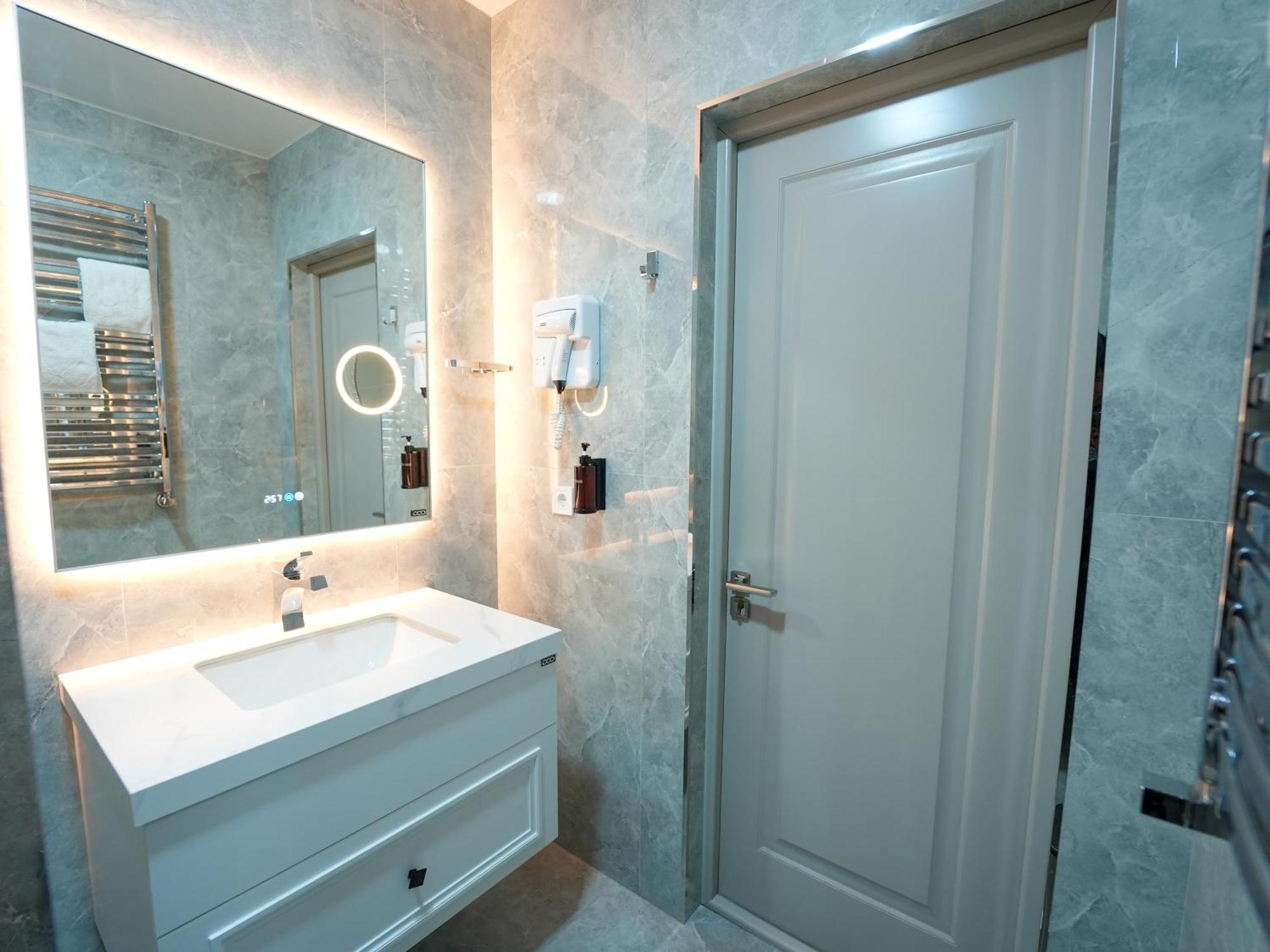 Avant Hotel Tashkent Pool&Spa Ngoại thất bức ảnh